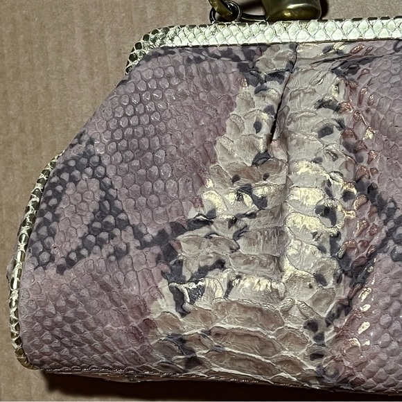 Adrienne Vittadini snake skin baguette bag - Picture 6 of 16